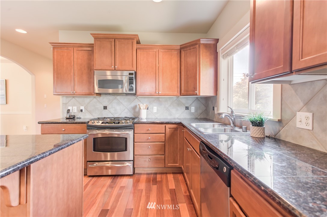 22621 43rd Drive Southeast Bothell, WA 98021 - Photo 13 of 32