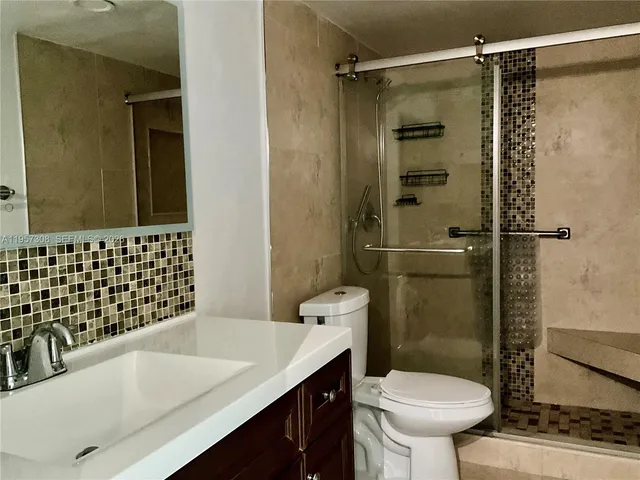 $2,000 | 1910 West 56th Street, Unit 3302, Hialeah, FL 33012