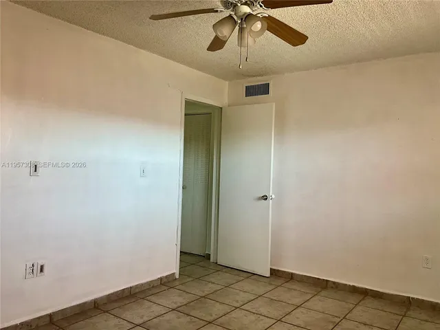 $2,000 | 1910 West 56th Street, Unit 3302, Hialeah, FL 33012