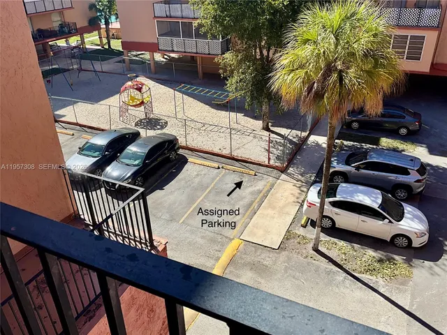 $2,000 | 1910 West 56th Street, Unit 3302, Hialeah, FL 33012