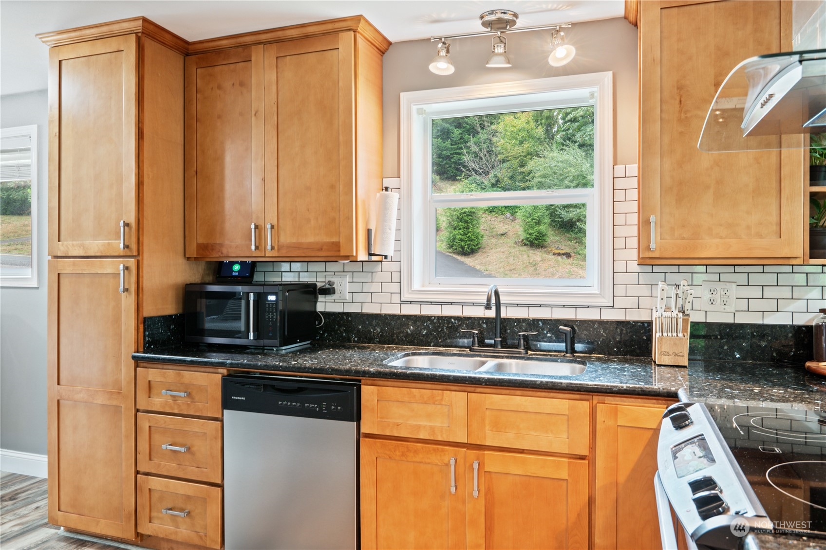3639 Sunset Way Longview, WA 98632 - Photo 10 of 26 Gallery Image 10