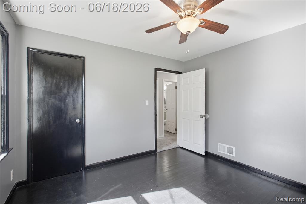 3408 North River Road Fort Gratiot, MI 48059 - Photo 11 of 39