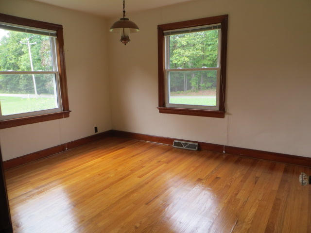 8596 Dickerson Mill Road Moneta, VA 24121 - Photo 11 of 17 2014-09-14_13