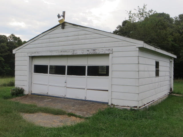 8596 Dickerson Mill Road Moneta, VA 24121 - Photo 16 of 17 2014-09-11_18