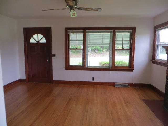8596 Dickerson Mill Road Moneta, VA 24121 - Photo 7 of 17 2014-09-14_13