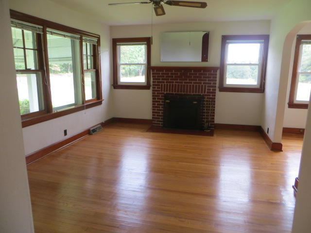 8596 Dickerson Mill Road Moneta, VA 24121 - Photo 10 of 17 2014-09-14_13
