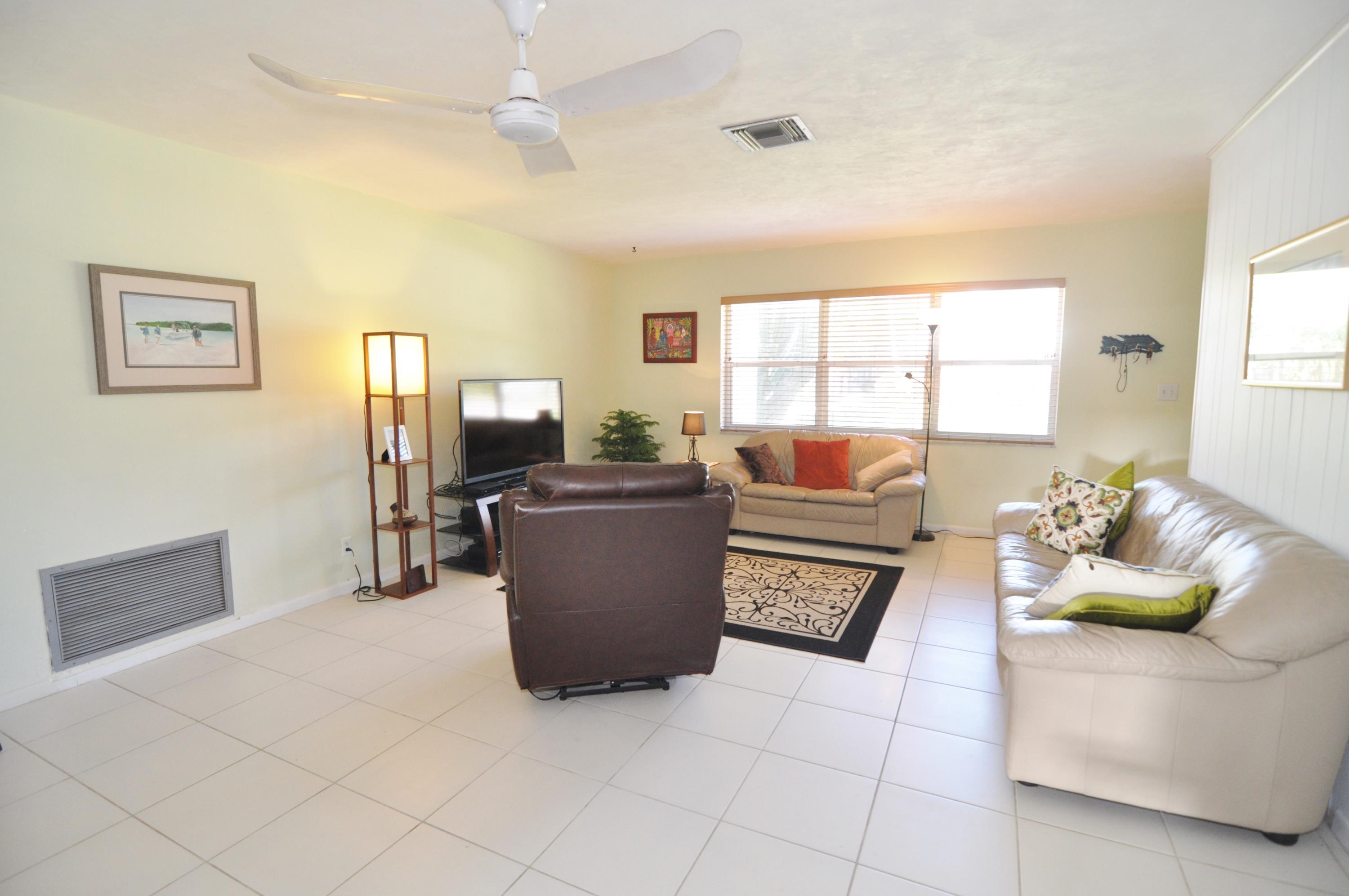 238 2nd Road Key Largo, FL 33037 - Photo 12 of 21 living area