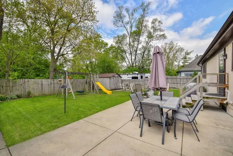 $450,000 | 7604 Eleanor Place, Willowbrook, IL 60527