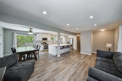 $450,000 | 7604 Eleanor Place, Willowbrook, IL 60527