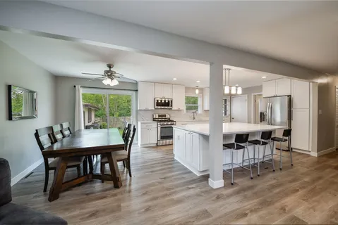 $450,000 | 7604 Eleanor Place, Willowbrook, IL 60527