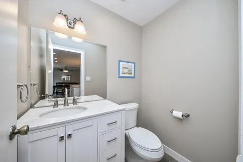 $450,000 | 7604 Eleanor Place, Willowbrook, IL 60527