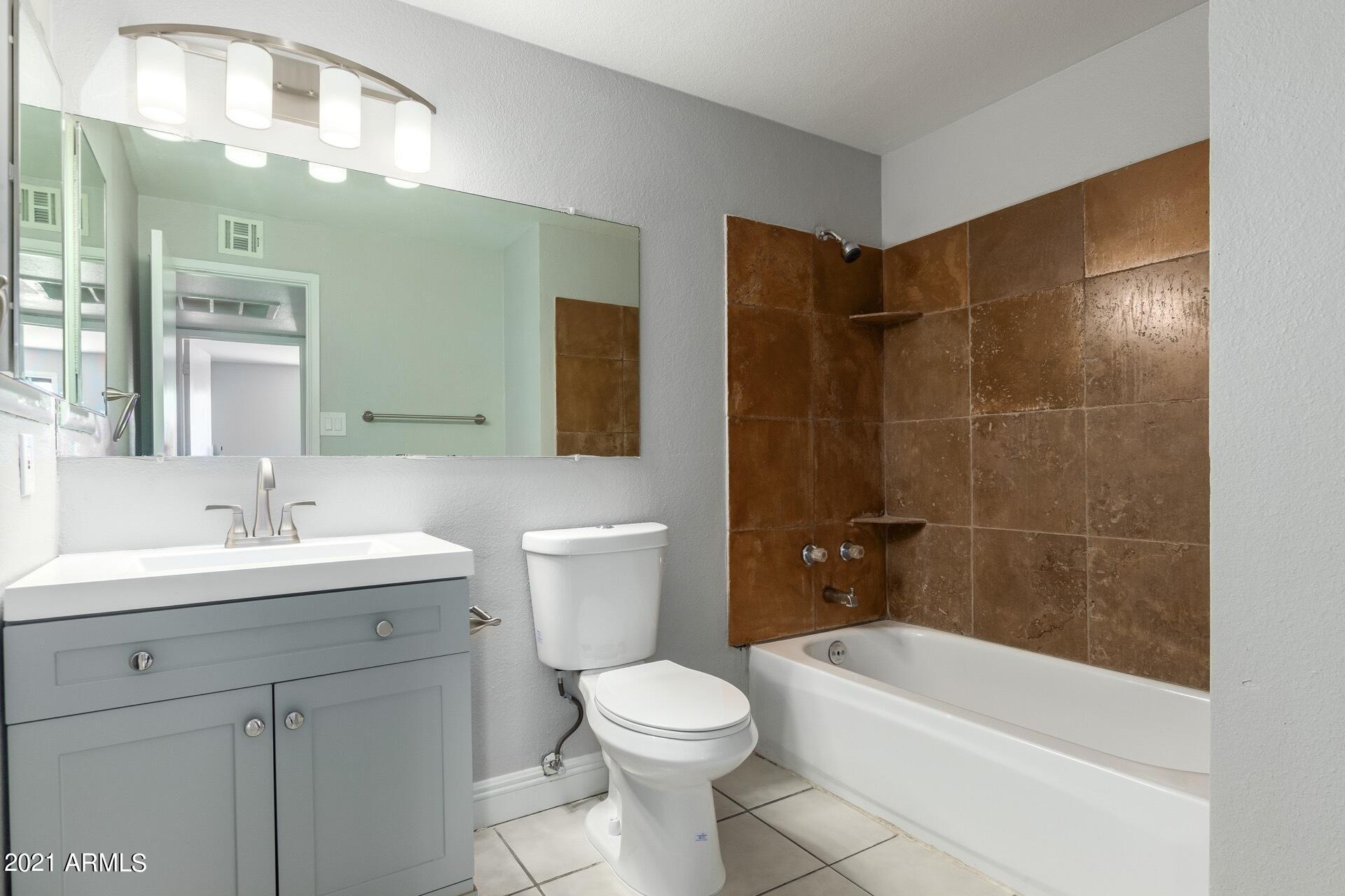 7108 West Almeria Road Phoenix, AZ 85035 - Photo 16 of 27 0016-16 - Almeria