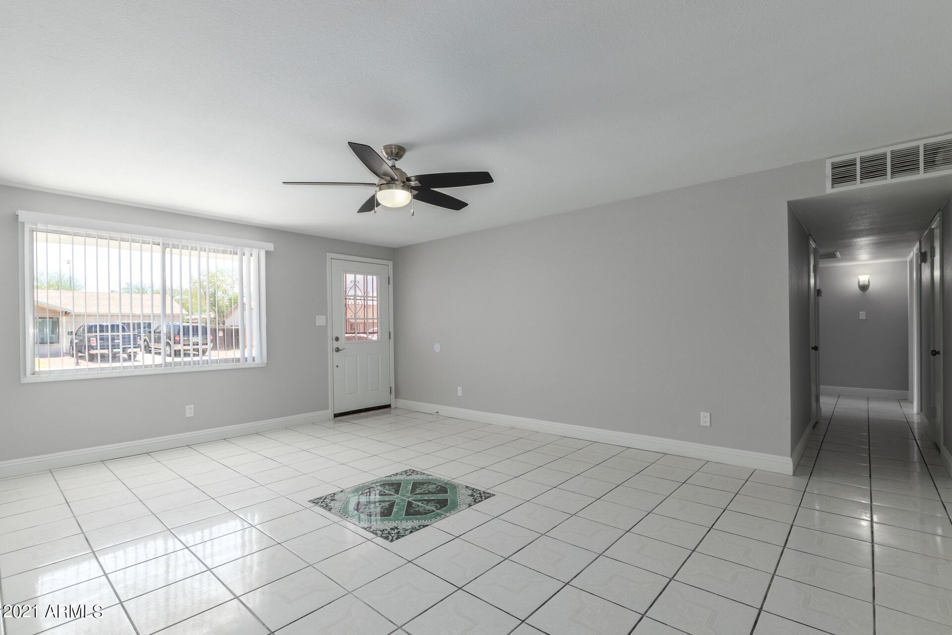 7108 West Almeria Road Phoenix, AZ 85035 - Photo 5 of 27 0005-05 - Almeria