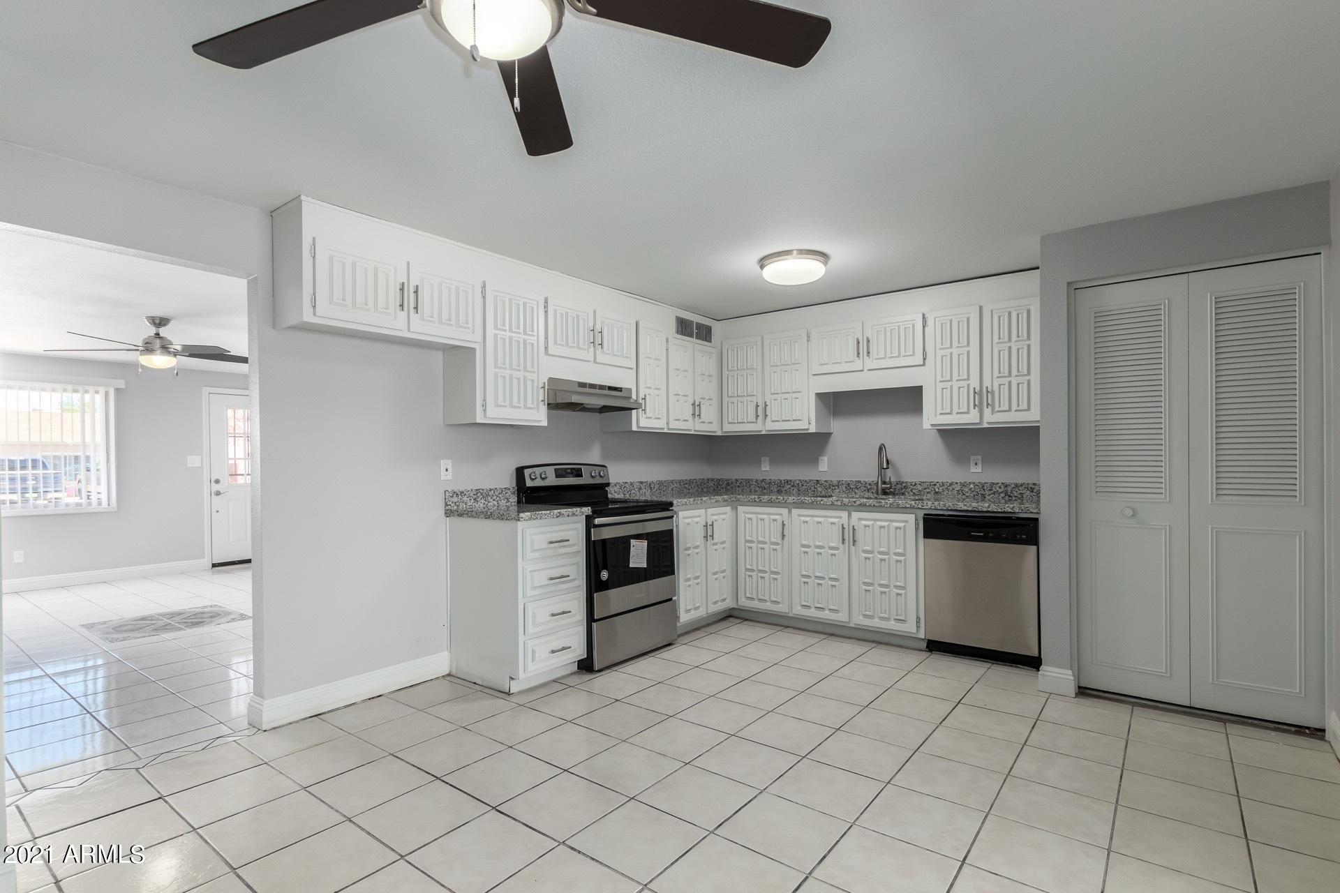 7108 West Almeria Road Phoenix, AZ 85035 - Photo 8 of 27 0008-08 - Almeria