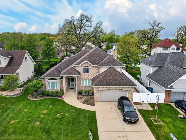 $550,000 | 2914 Morningside Drive, Crown Point, IN 46307