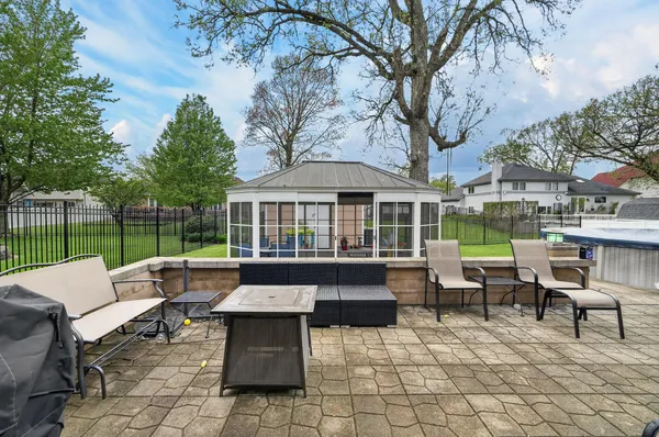 $550,000 | 2914 Morningside Drive, Crown Point, IN 46307