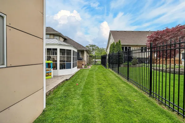 $550,000 | 2914 Morningside Drive, Crown Point, IN 46307