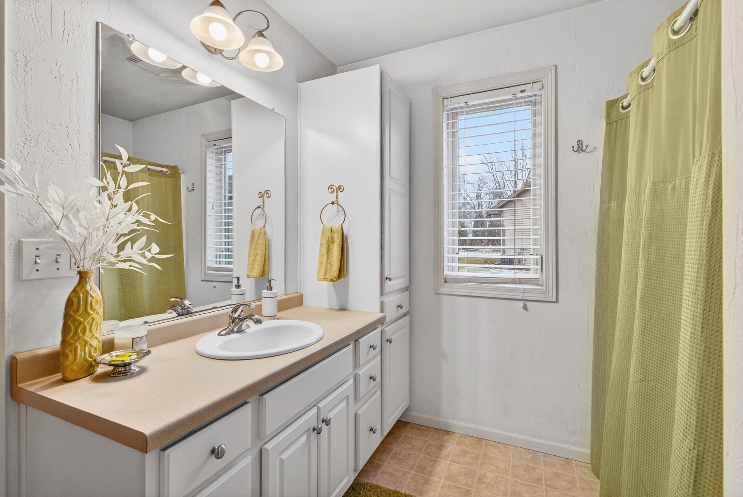 N262 Eastowne Lane Appleton, WI 54915 - Photo 11 of 44