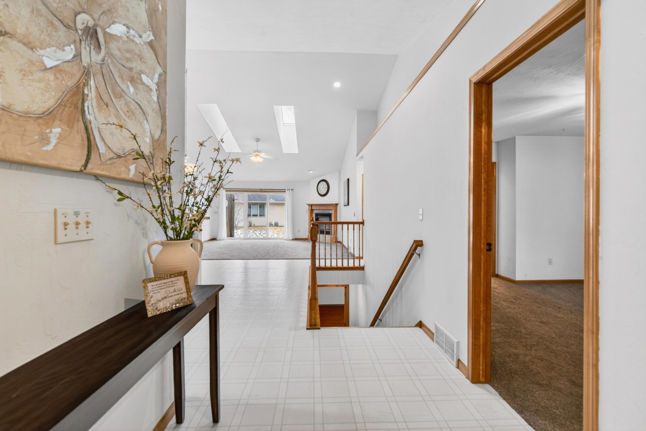 N262 Eastowne Lane Appleton, WI 54915 - Photo 3 of 44