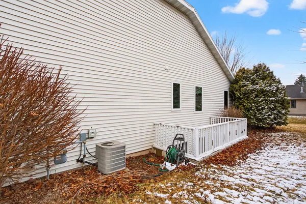 $315,000 | N262 Eastowne Lane, Appleton, WI 54915