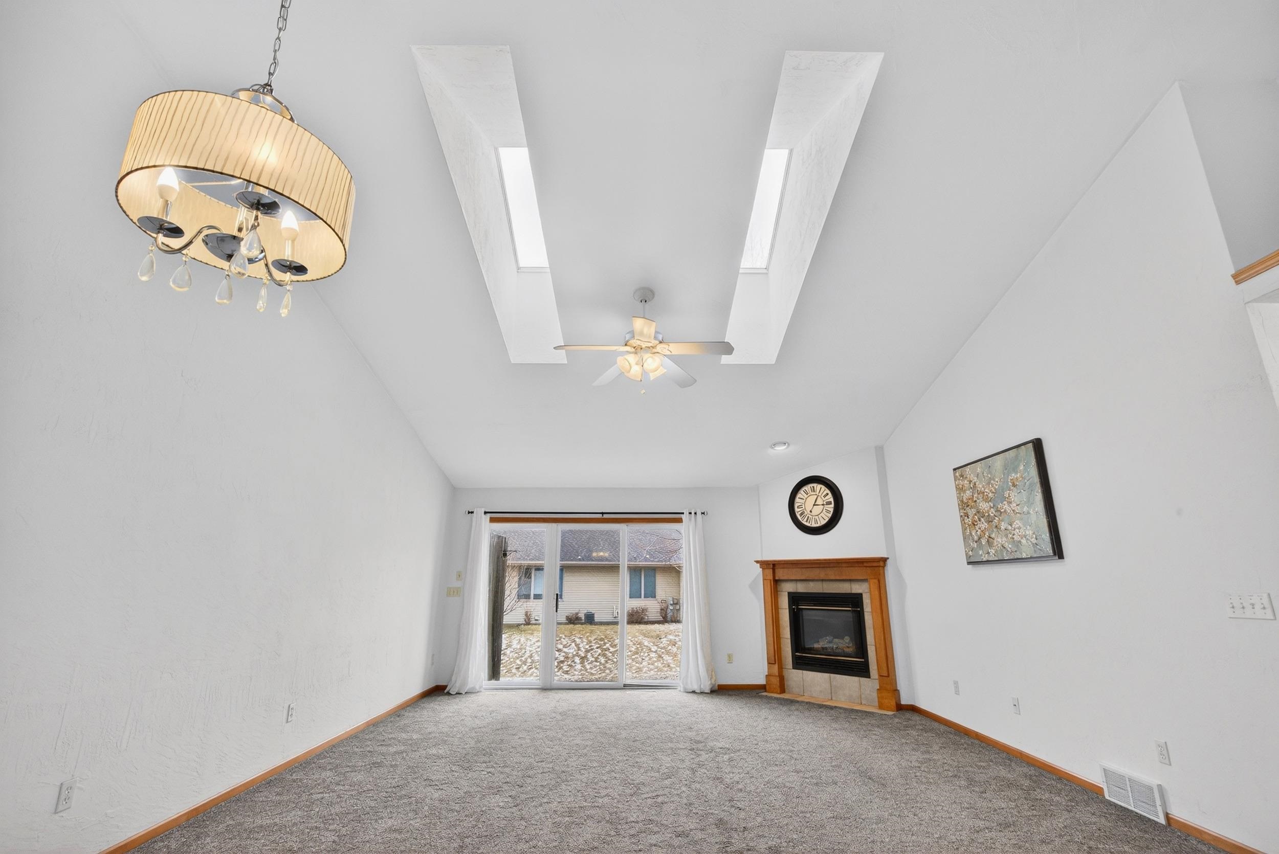 N262 Eastowne Lane Appleton, WI 54915 - Photo 7 of 44