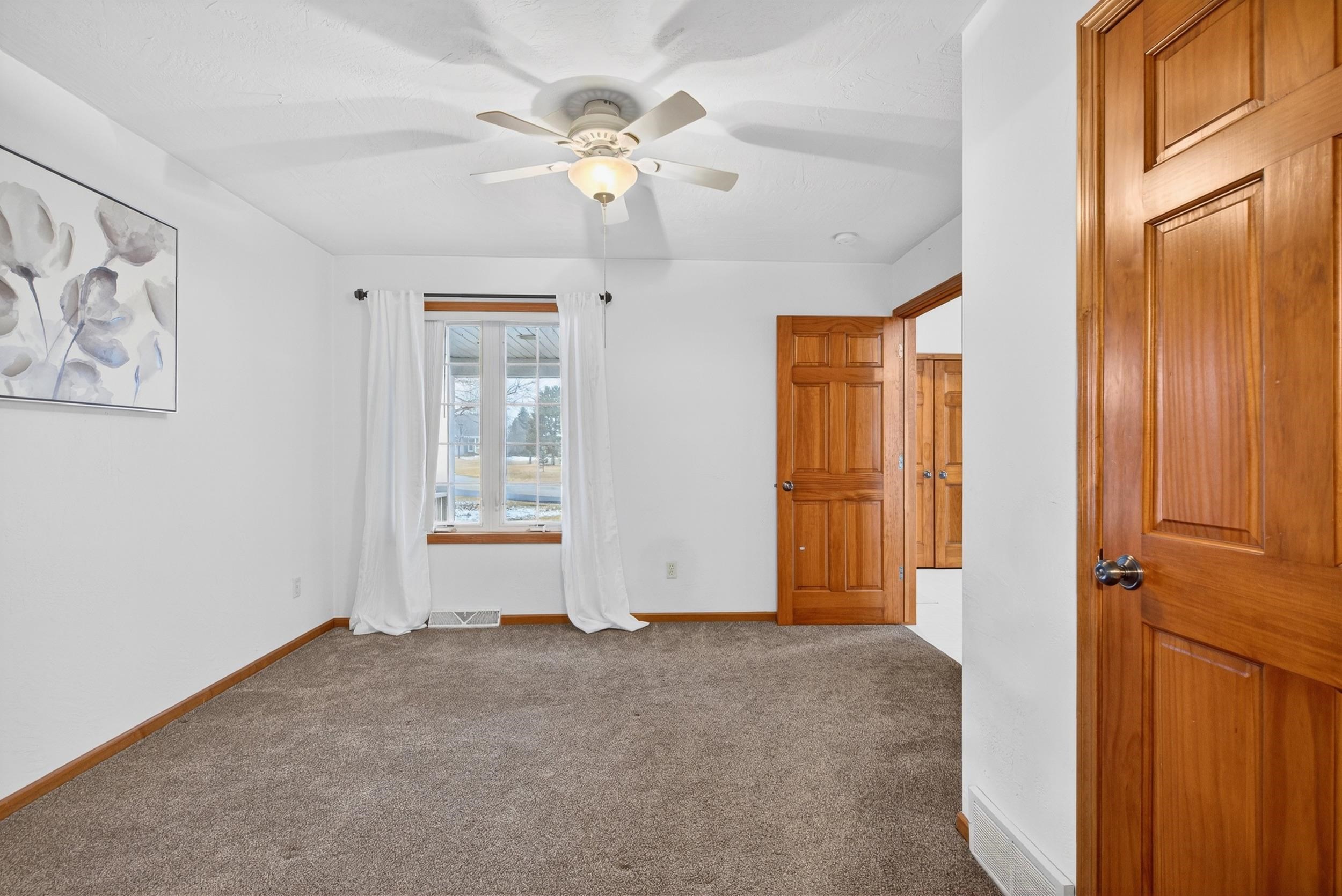 N262 Eastowne Lane Appleton, WI 54915 - Photo 10 of 44