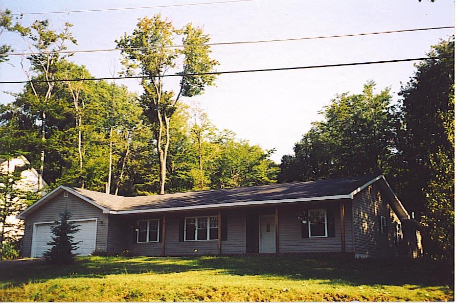 211 Glen Ridge Road Tobyhanna, PA 18466 - Photo 1 of 1 LARGE SPRAWLING RANCH, OUT OF COMMUNITY