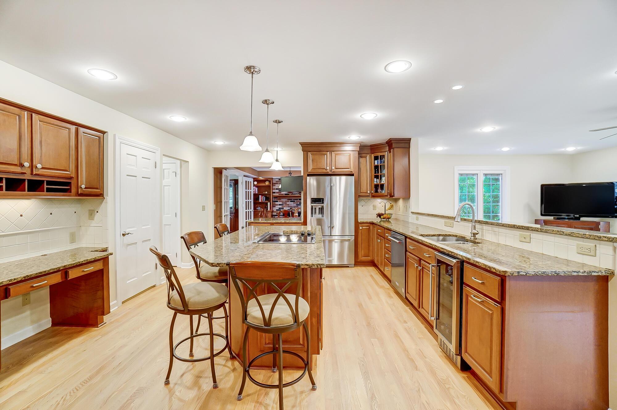 4220 Mountview Road Columbus, OH 43220 - Photo 13 of 66 019