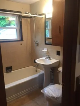 $2,100 | 296 South Main Street, Unit 1, Attleboro, MA 02703