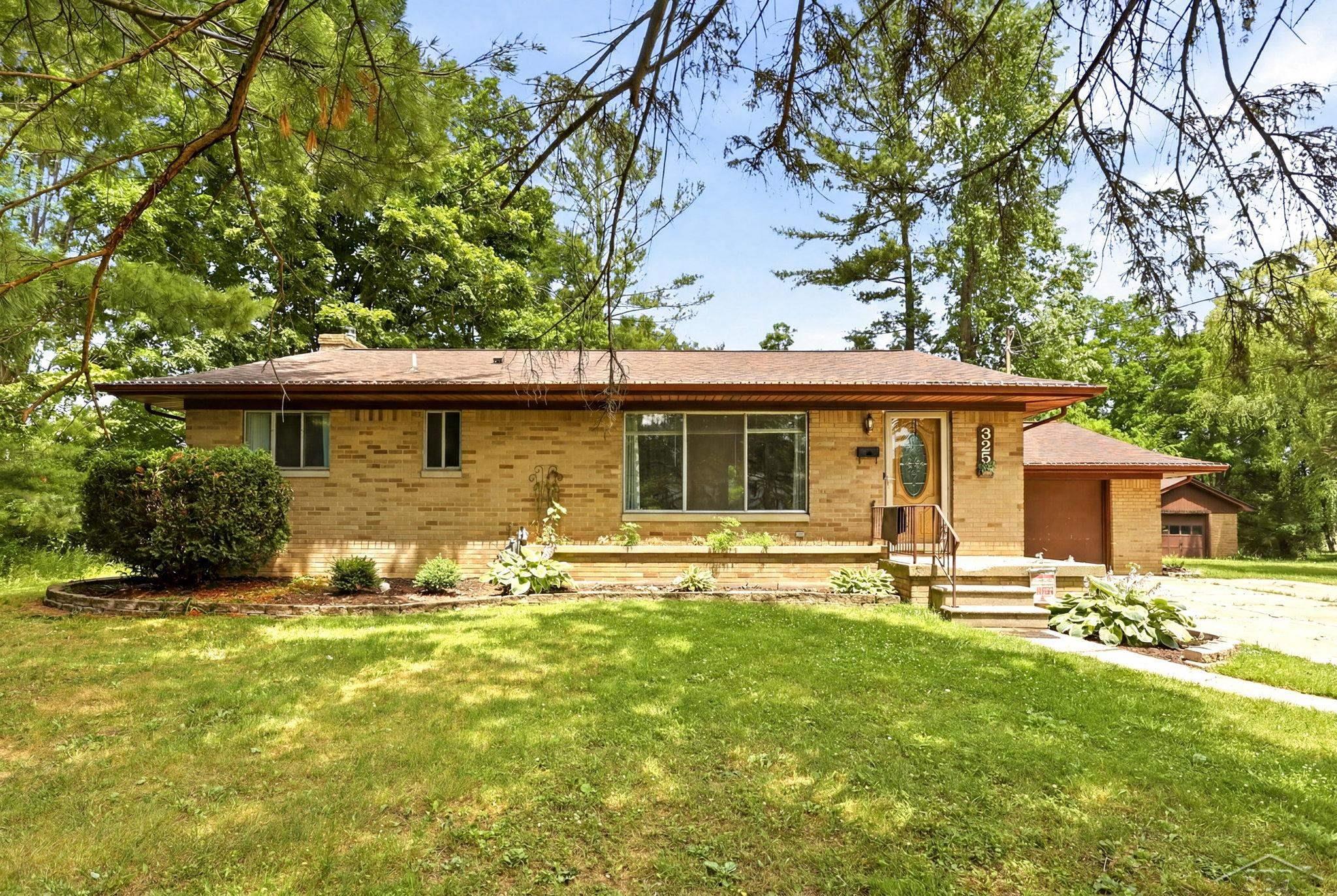 335 Walnut Street Mount Morris, MI 48458 - Photo 2 of 43