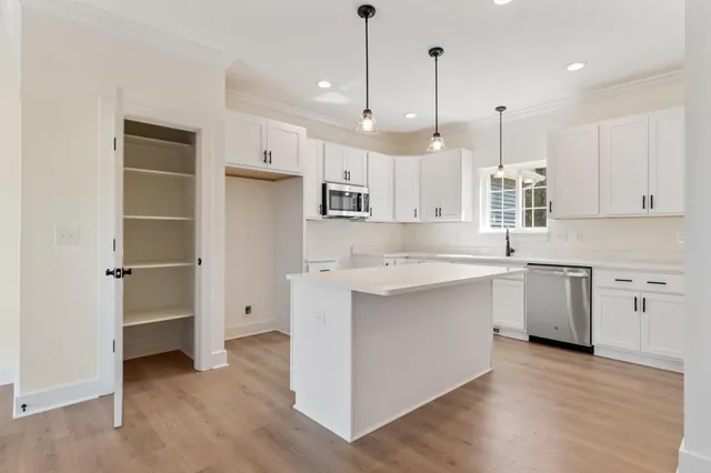 $489,900 | 5033 Ikram Oaks Lane, Jackson, MI 49201