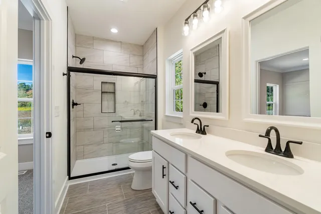 $489,900 | 5033 Ikram Oaks Lane, Jackson, MI 49201