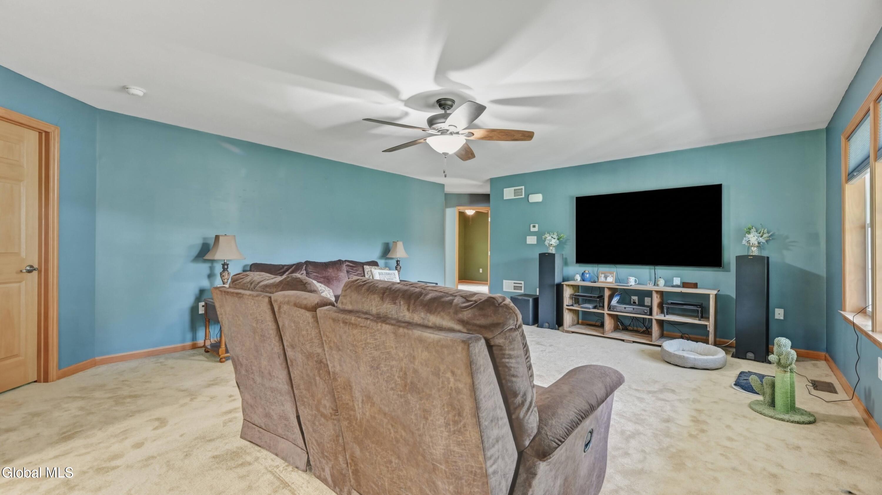 184 Hillview Road Gloversville, NY 12078 - Photo 5 of 60 184HillviewRd_003