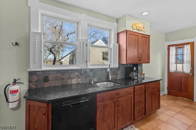 $899,900 | 116 Mountain Avenue, North Caldwell, NJ 07006