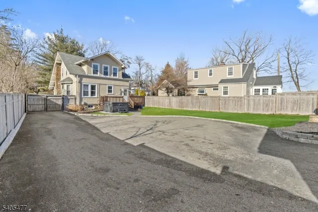 $899,900 | 116 Mountain Avenue, North Caldwell, NJ 07006