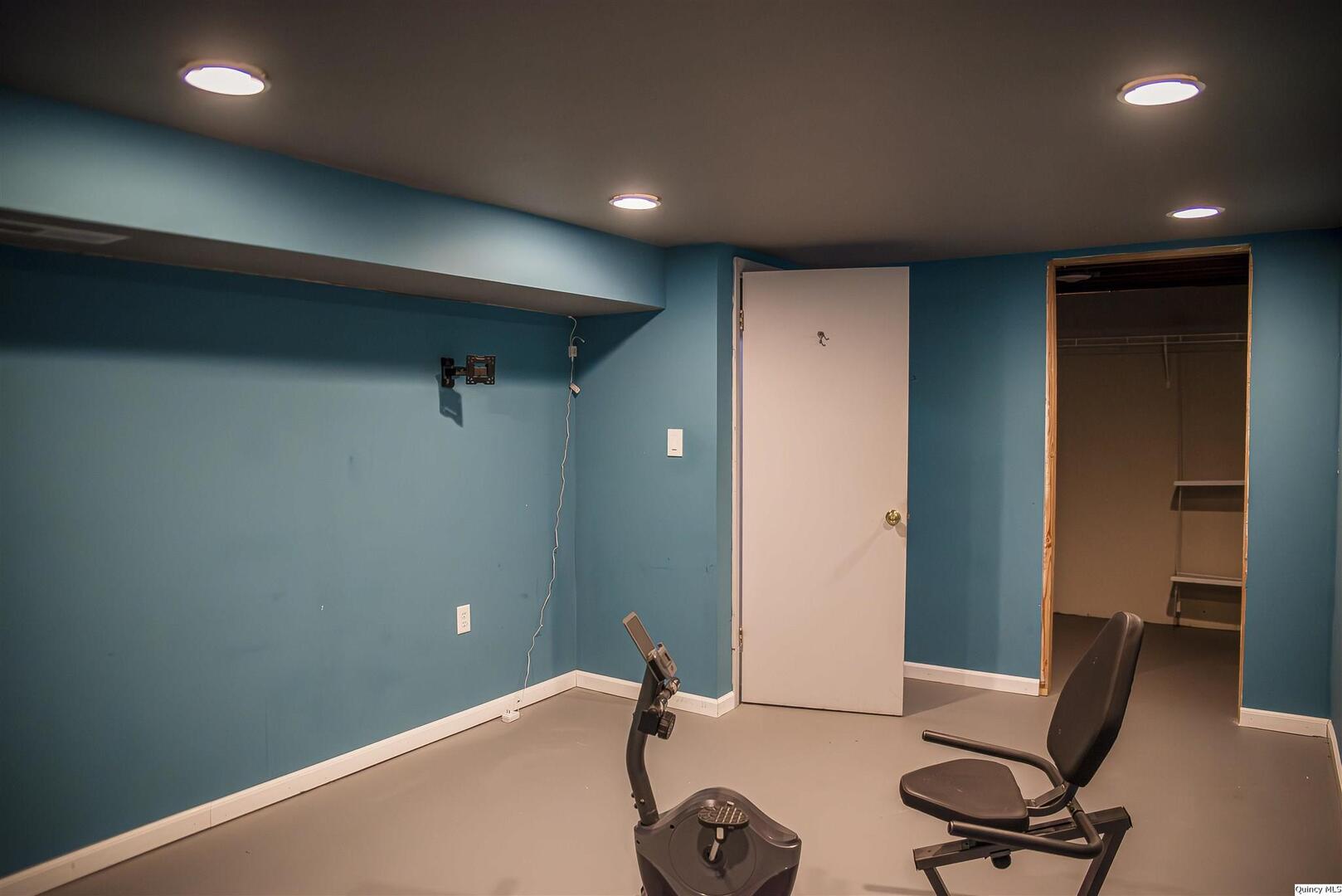 700 North 66th Street Quincy, IL 62305 - Photo 9 of 11 a view of a room with gym equipment