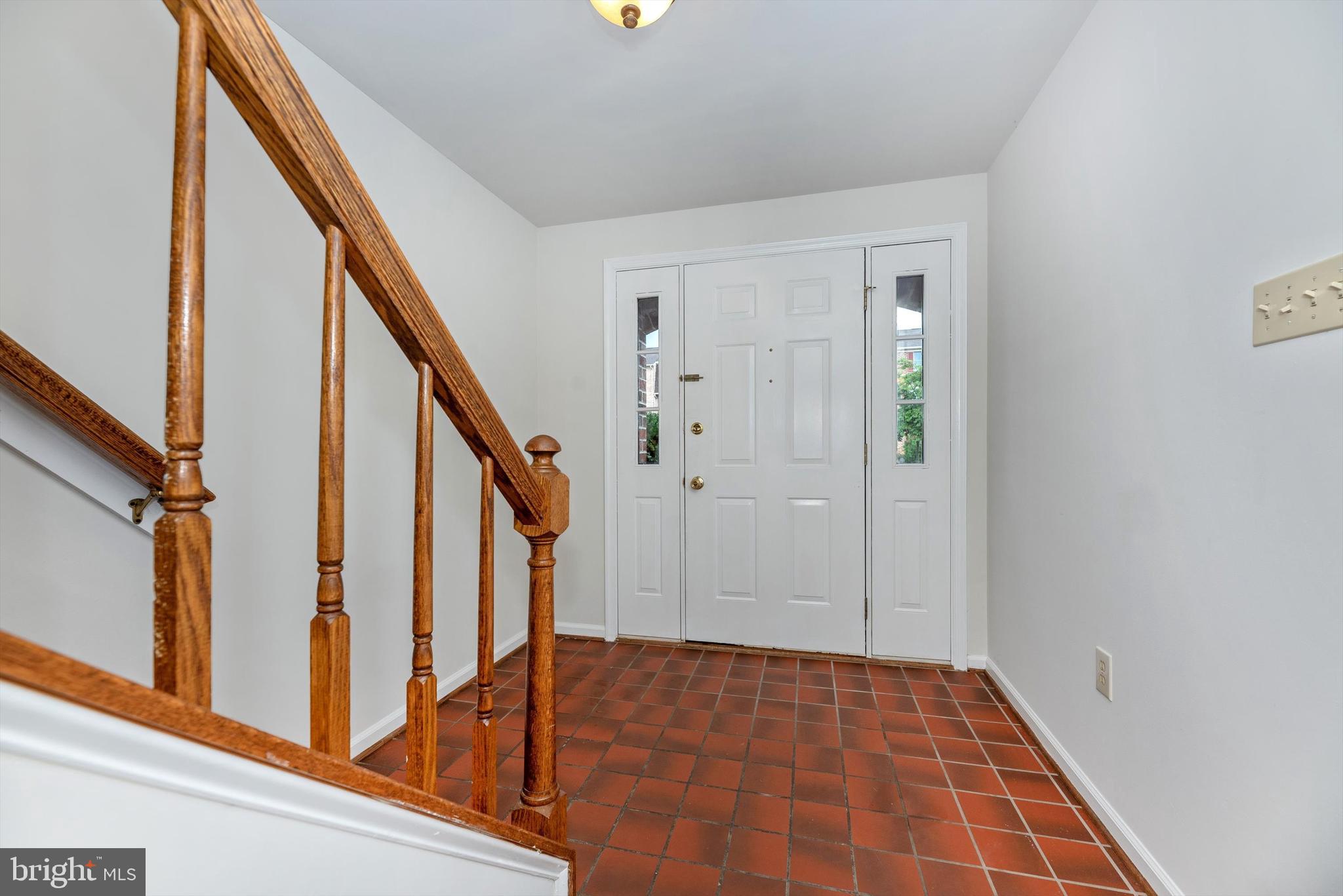 8021 Hollow Reed Court Frederick, MD 21701 - Photo 4 of 55 Main level foyer
