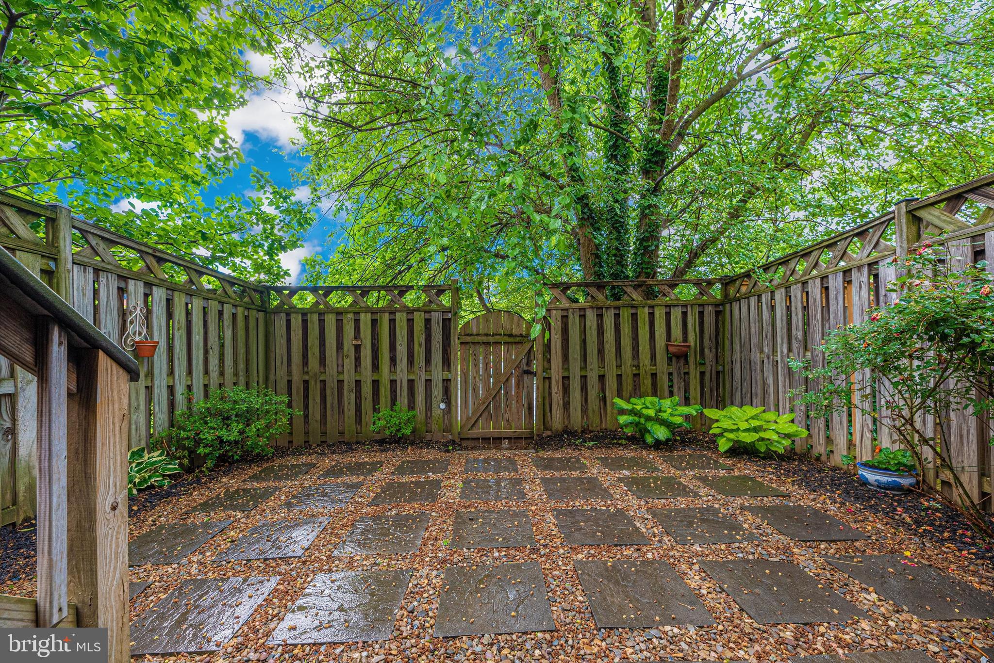 8021 Hollow Reed Court Frederick, MD 21701 - Photo 42 of 55 Lots of space for entertaining!