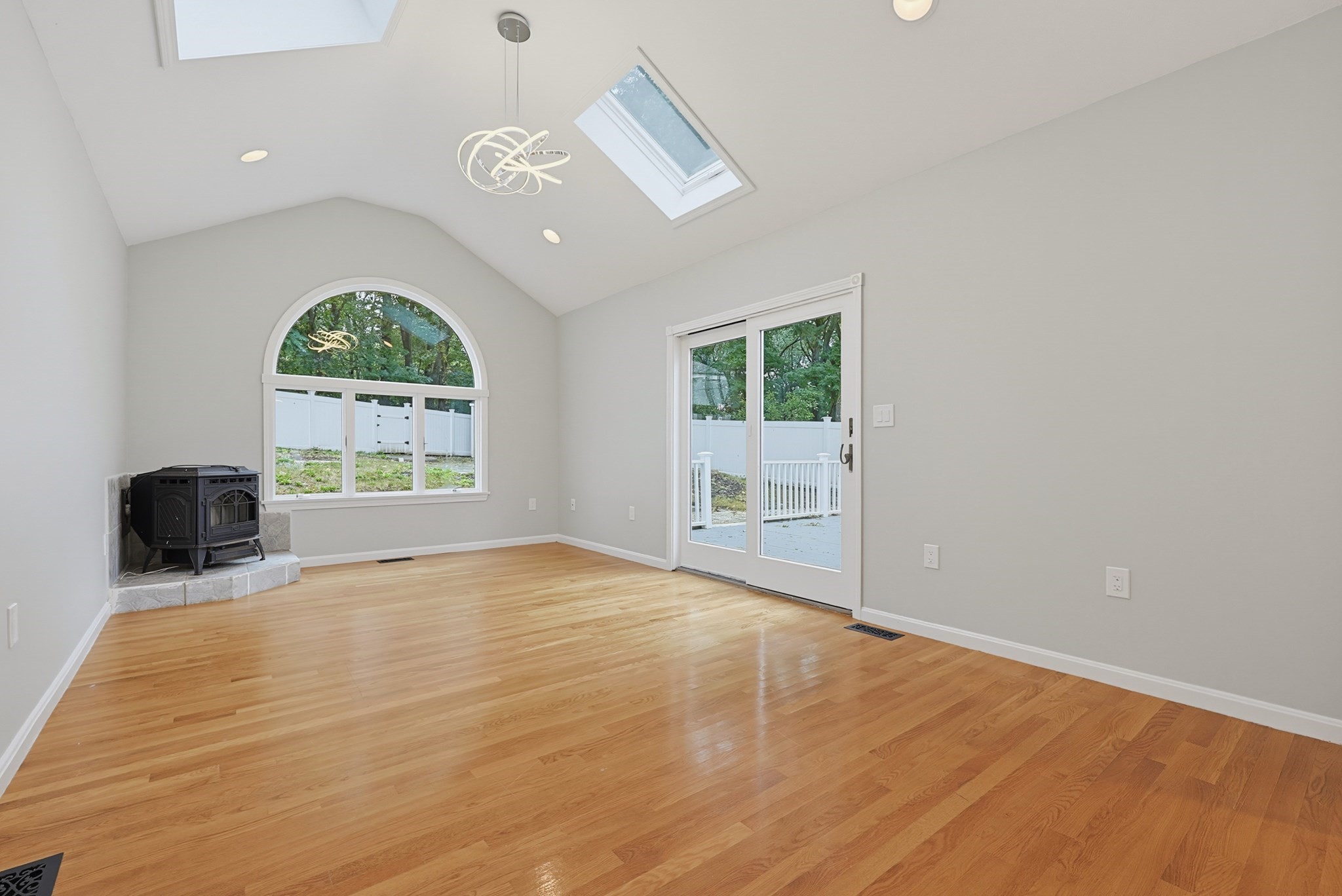 29 Sunnyside Road Lynn, MA 01905 - Photo 9 of 30 Gallery Image 9