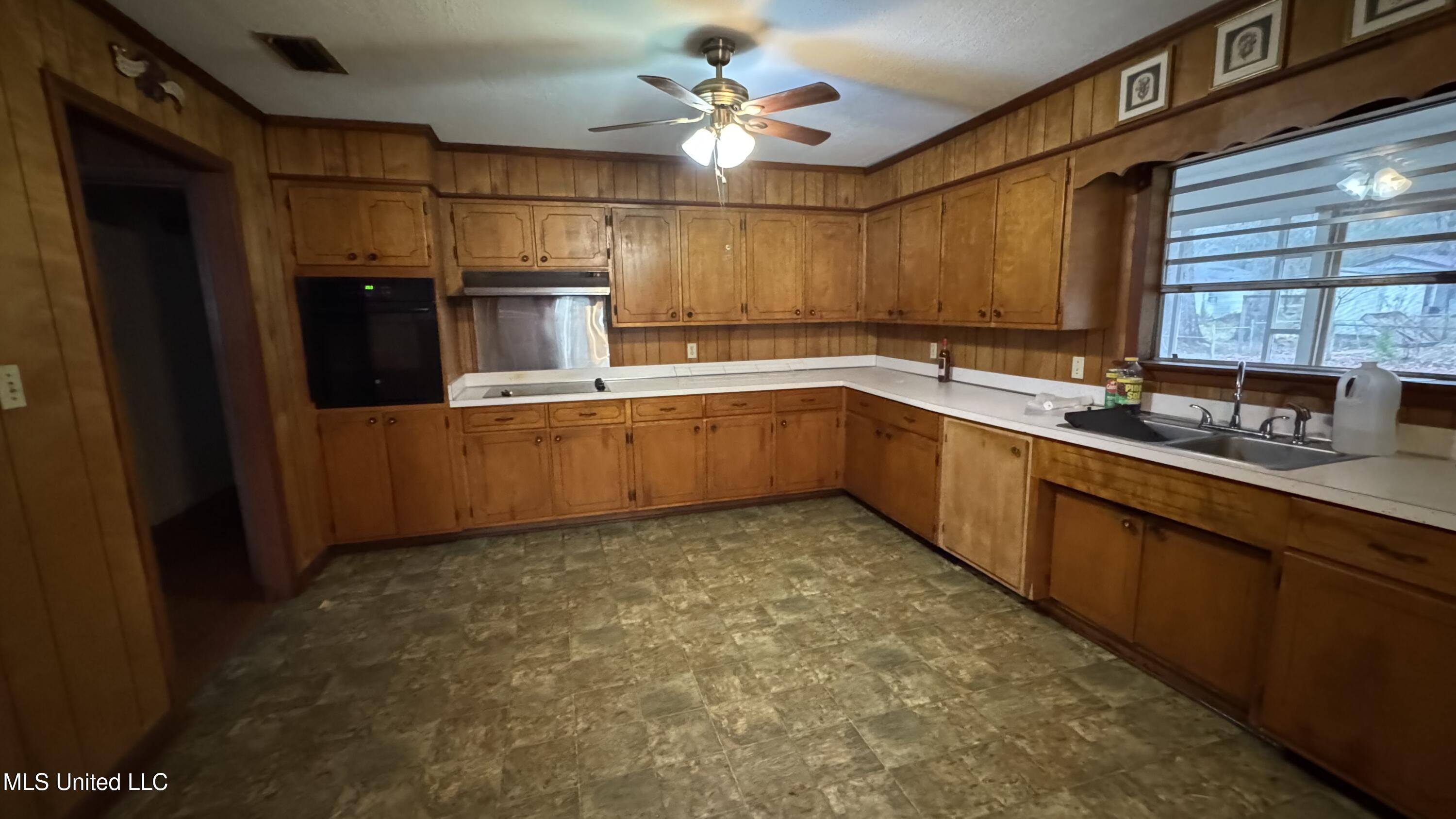 145 Jones Street Forest, MS 39074 - Photo 2 of 14 IMG_4705