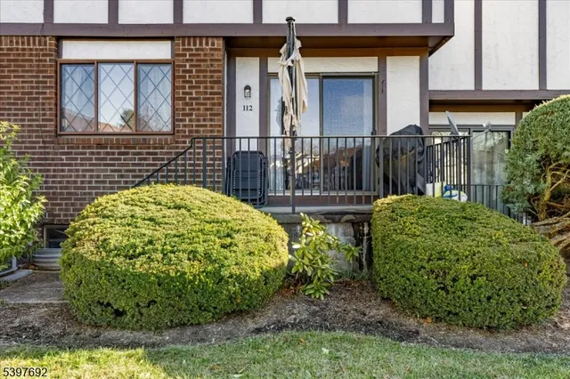 a view of a bird house