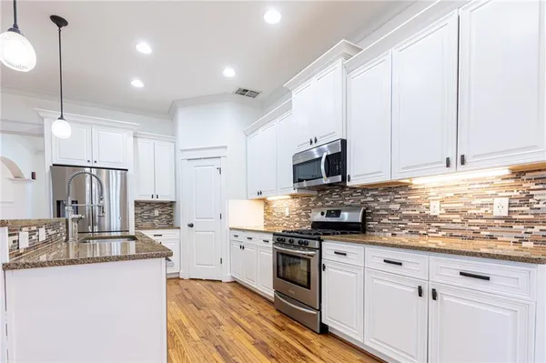 $5,200 | 2288 Oakview Road Northeast, Atlanta, GA 30317