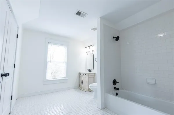 $5,200 | 2288 Oakview Road Northeast, Atlanta, GA 30317