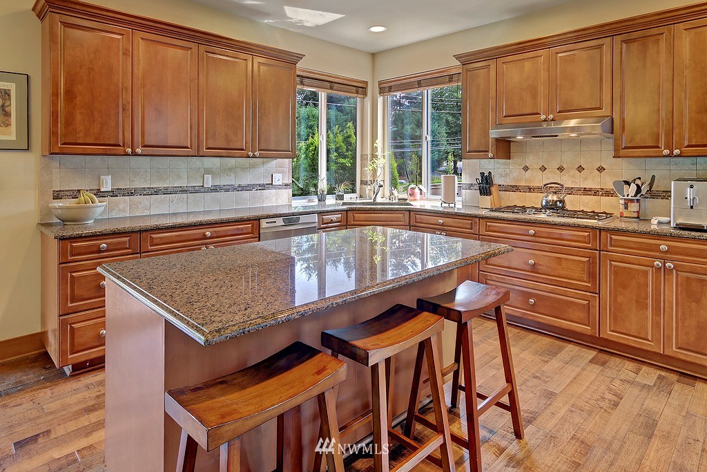 14712 99th Place Northeast Bothell, WA 98011 - Photo 4 of 24 Gallery Image 4