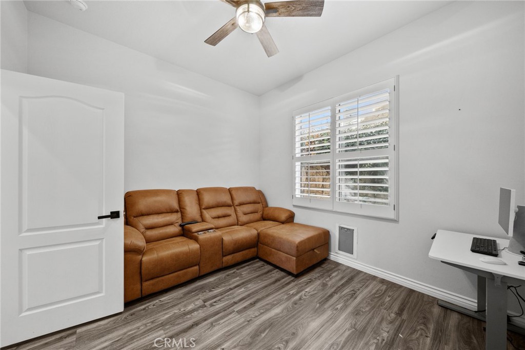 28251 Infinity Circle Saugus, CA 91390 - Photo 11 of 63 Gallery Image 11
