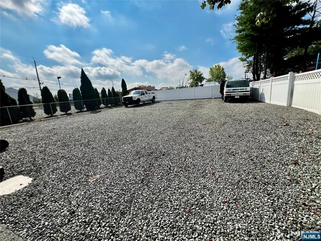 $1,695 | 33 Water Street, Unit 2, Hackensack, NJ 07601