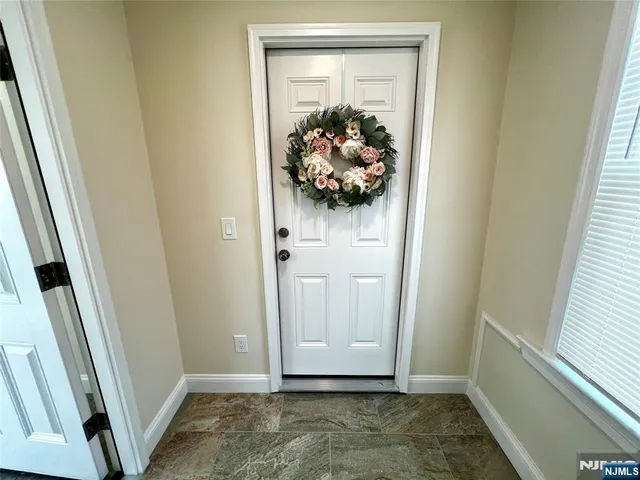 $1,695 | 33 Water Street, Unit 2, Hackensack, NJ 07601