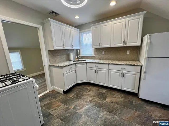 $1,695 | 33 Water Street, Unit 2, Hackensack, NJ 07601