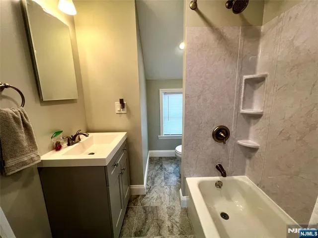 $1,695 | 33 Water Street, Unit 2, Hackensack, NJ 07601