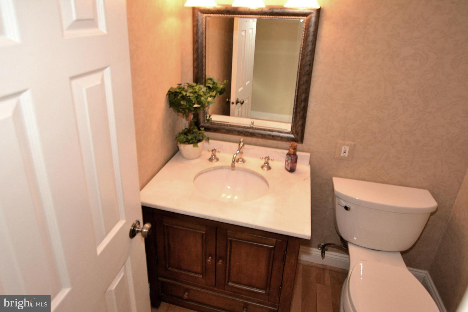 4203 Waller Road Fairfax, VA 22032 - Photo 13 of 27 main level Powder room